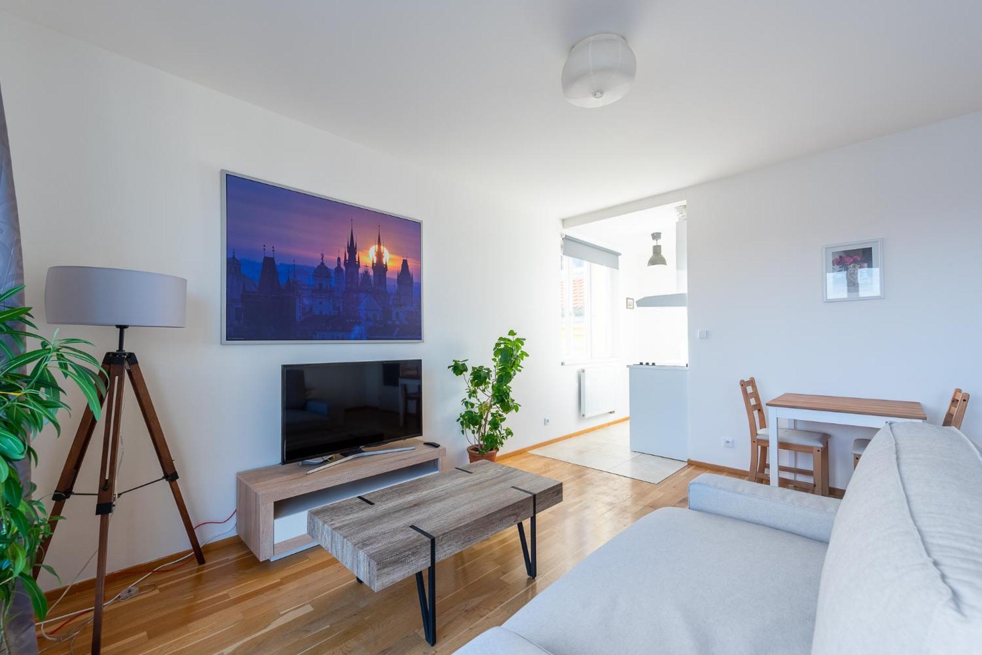 Sunny Safron Apartment *