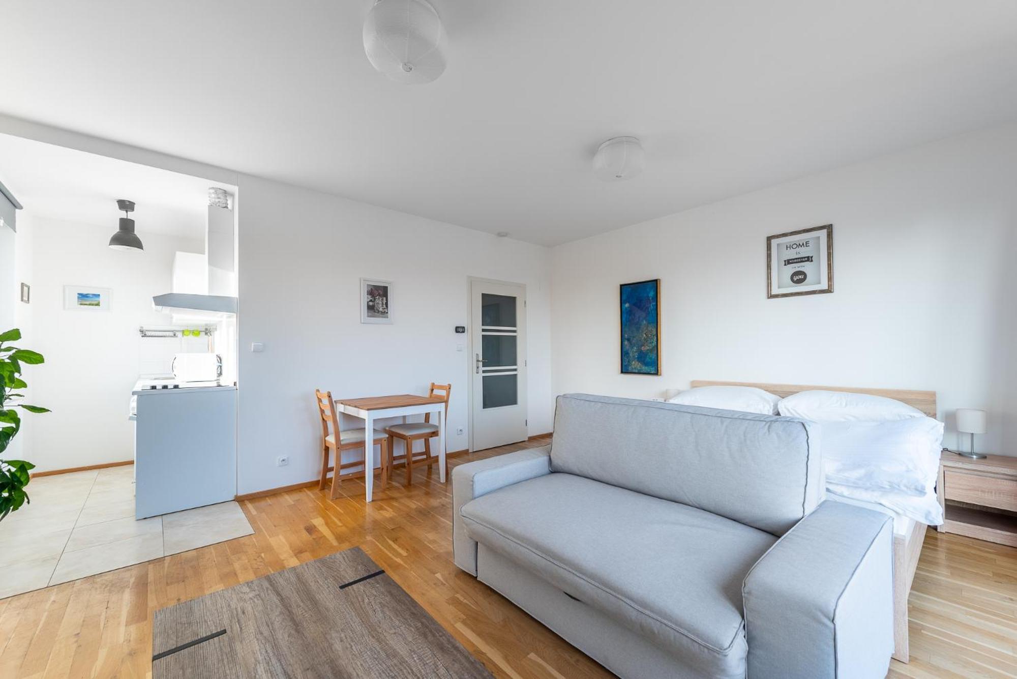 Sunny Safron Apartment Prag